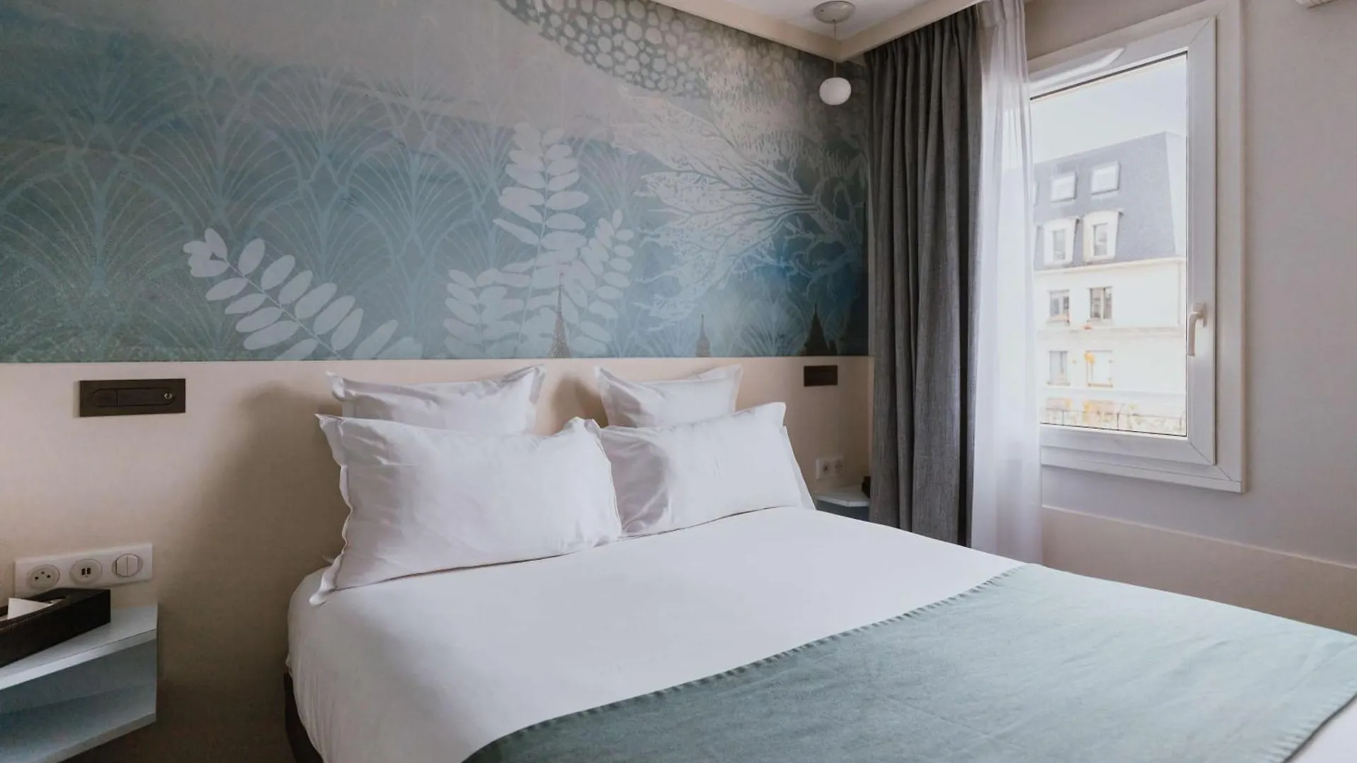 Apolonia Mouffetard, Sure Collection By Western